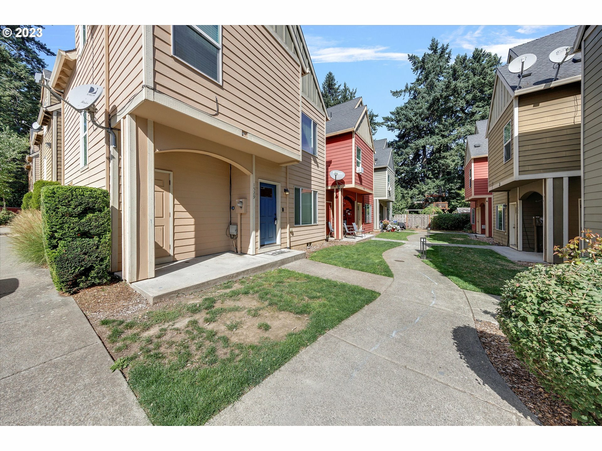 Property Photo: 1529 SE 127th Ave OR 97233