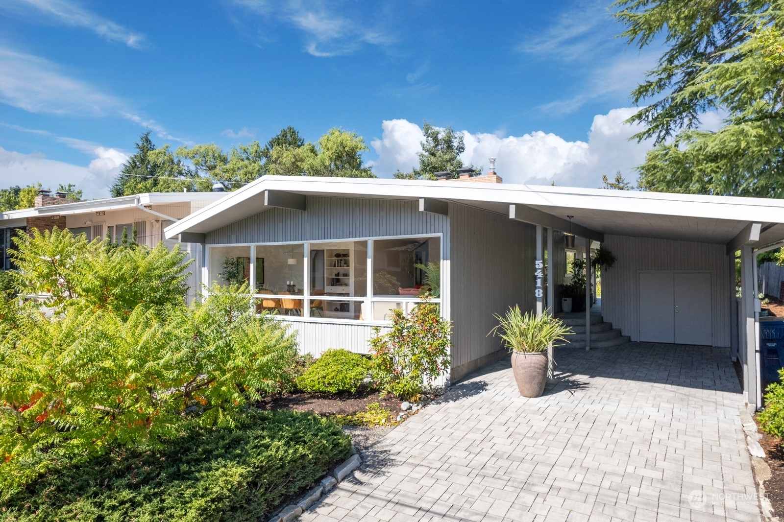 Property Photo:  5418 S Lucile Street  WA 98118 