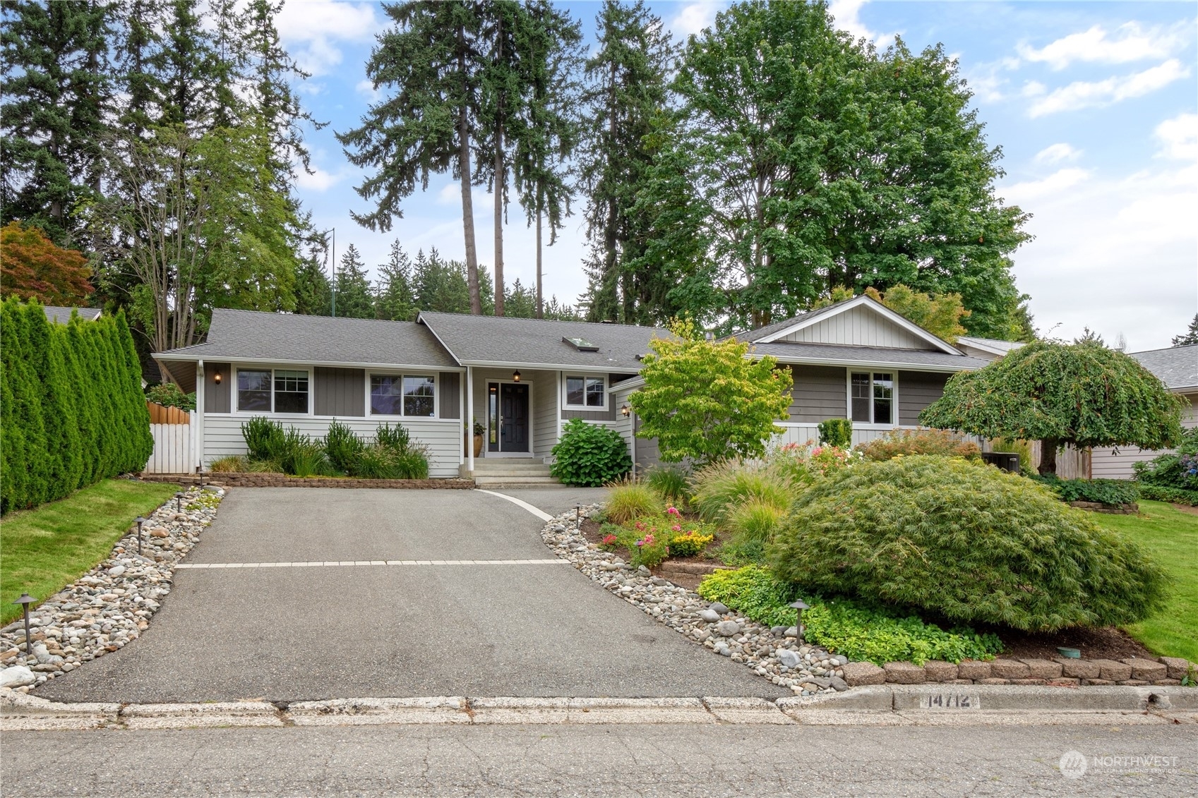 Property Photo:  14712 114th Avenue NE  WA 98034 