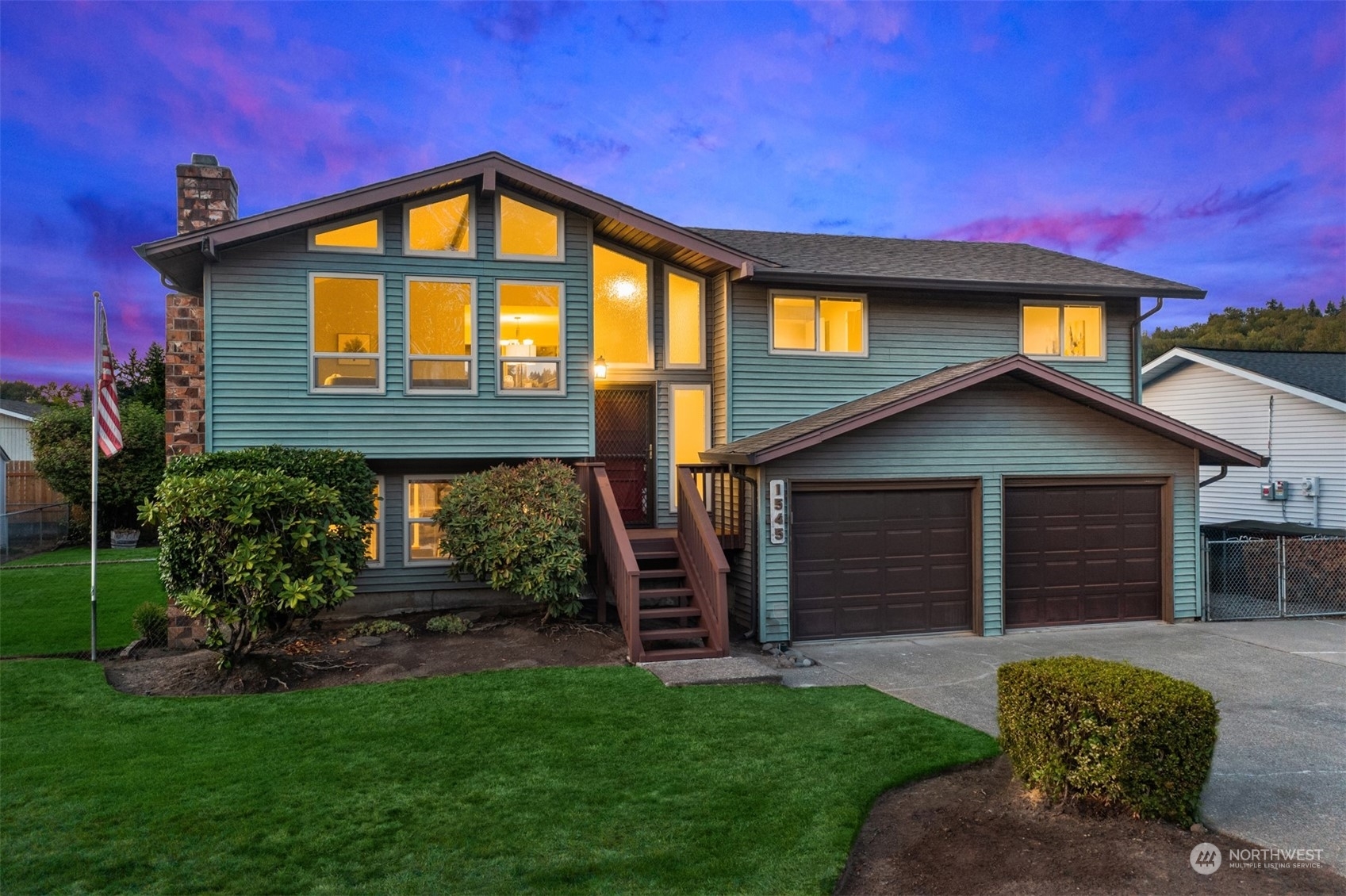 Property Photo:  1545 Riverview Drive NE  WA 98002 