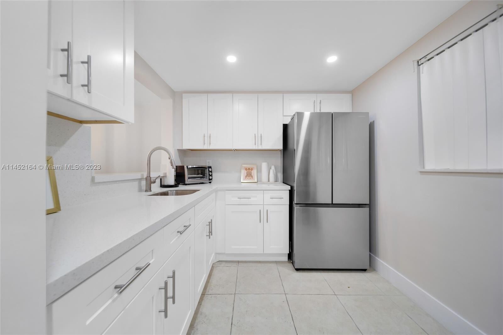 Property Photo: 8005 SW 107th Ave 122 FL 33173