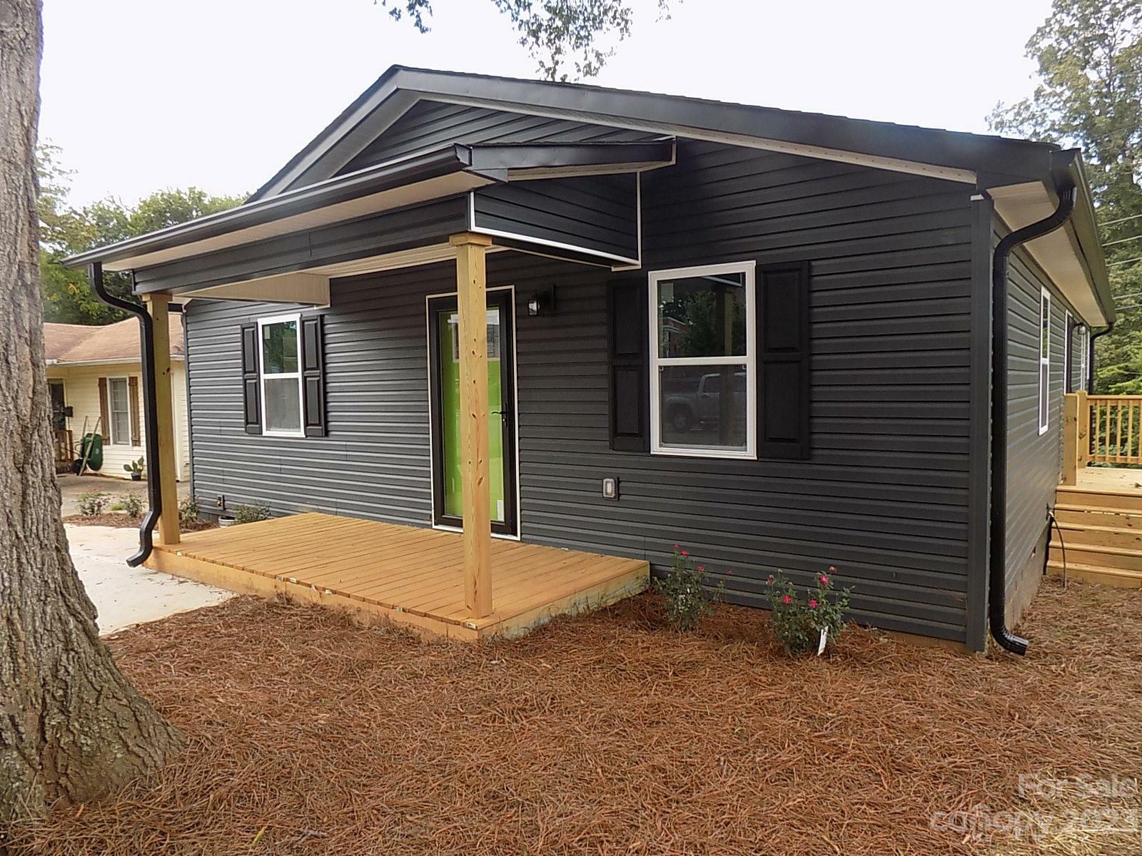 Property Photo: 321 Linestowe Drive NC 28012