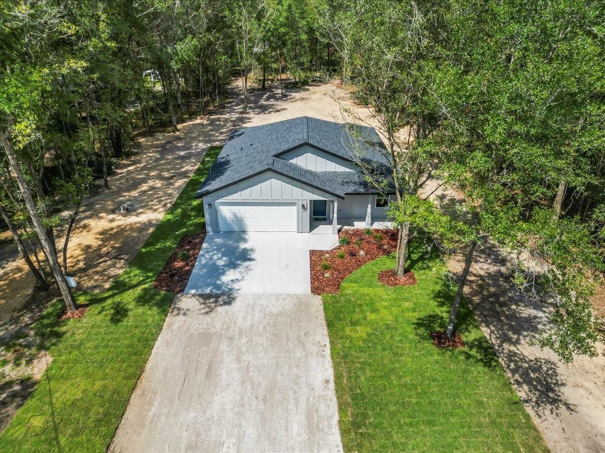 Property Photo:  10391 NE 72nd Street  FL 32621 