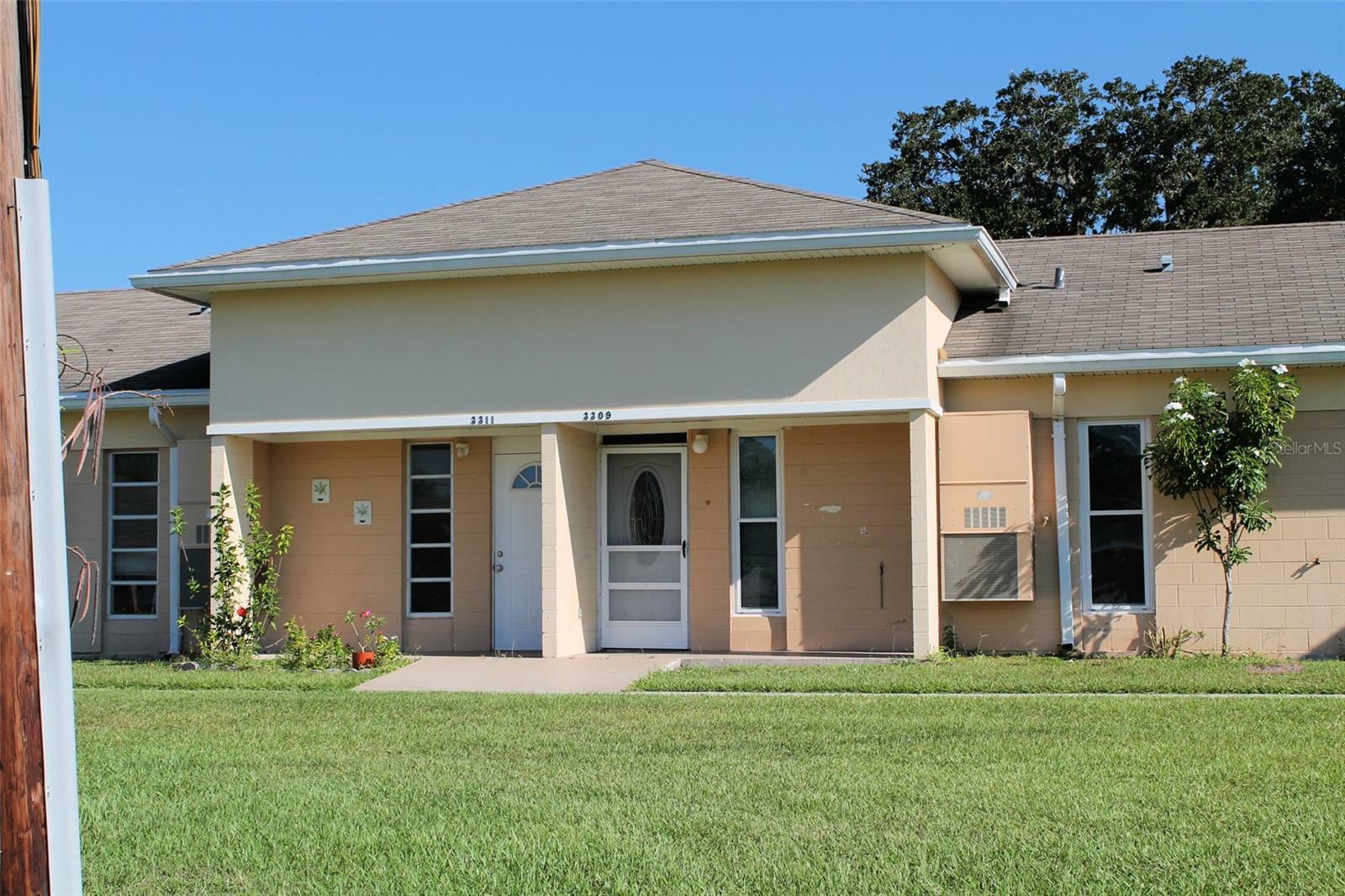 Property Photo: 3309 Club Circle FL 33854