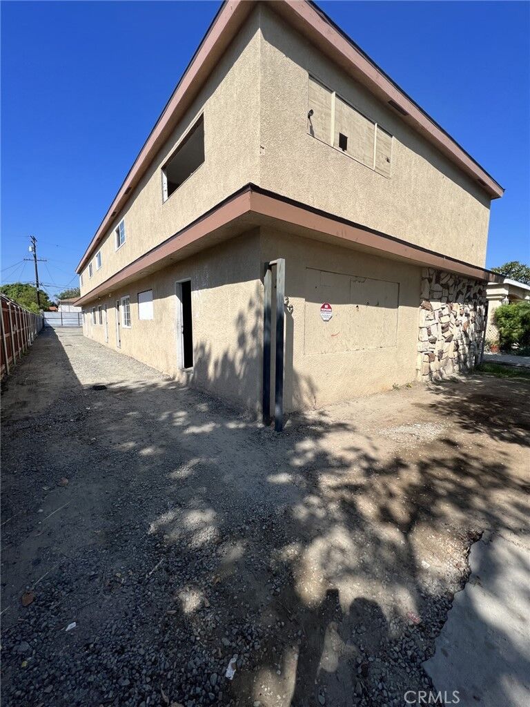 Property Photo: 2729 Independence Avenue CA 90280