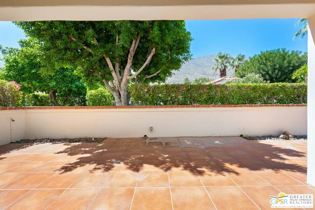 Property Photo: 255 E Avenida Granada 515 CA 92264