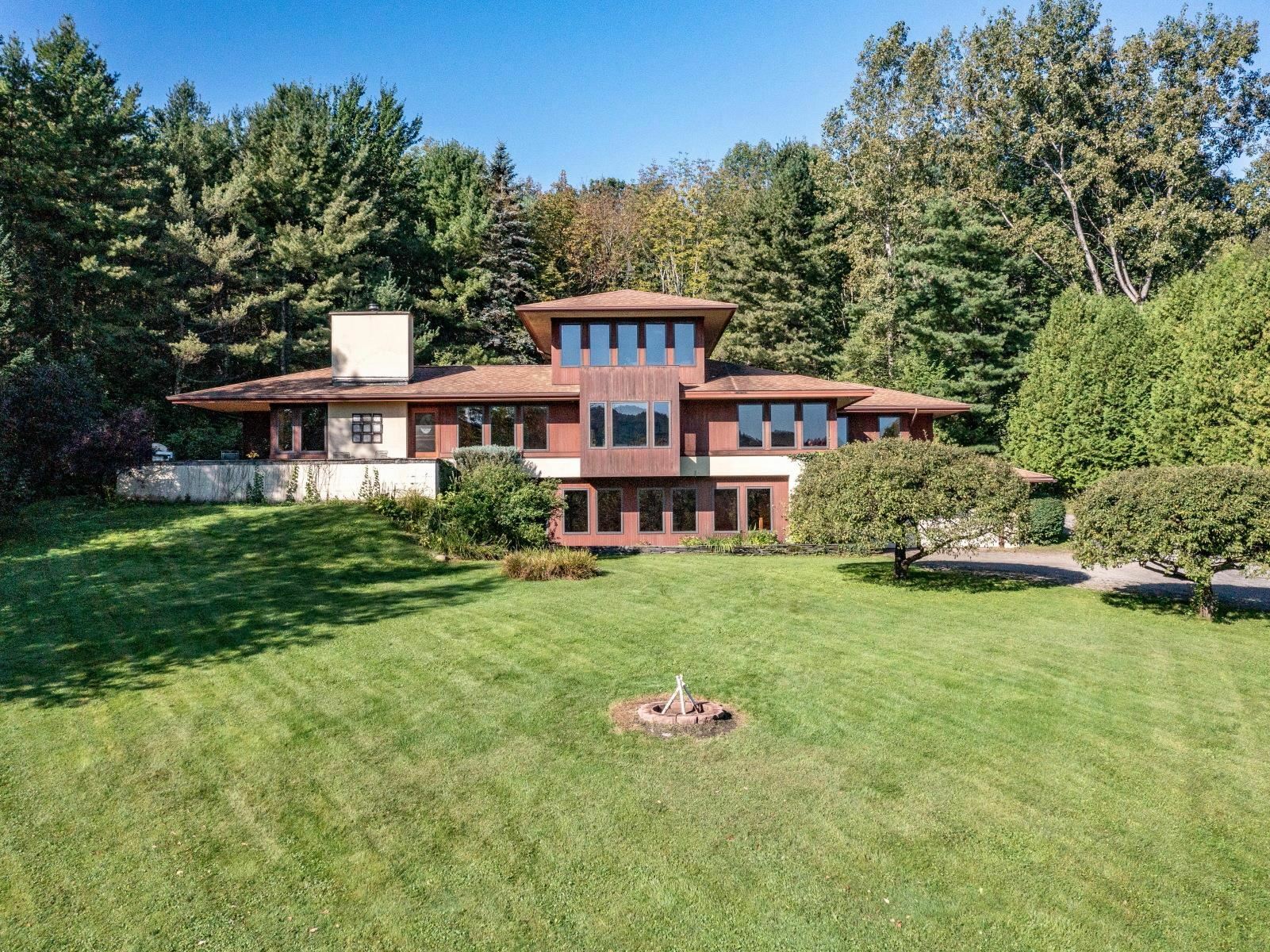 Property Photo: 4722 Oak Hill Road VT 05495