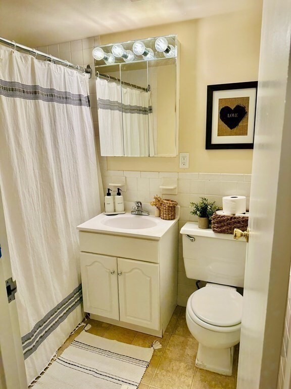 Property Photo:  1025 Hancock St 3E  MA 02169 