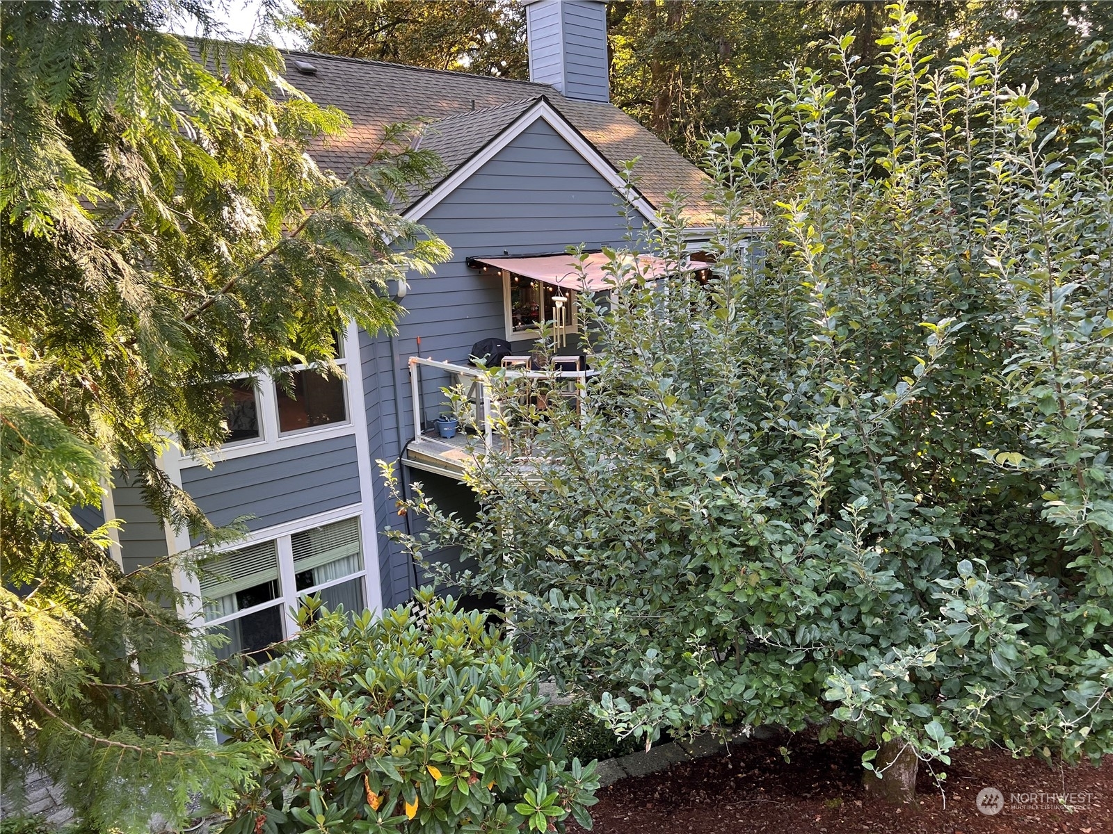 Property Photo: 4101 220th Place SE 2053 WA 98029