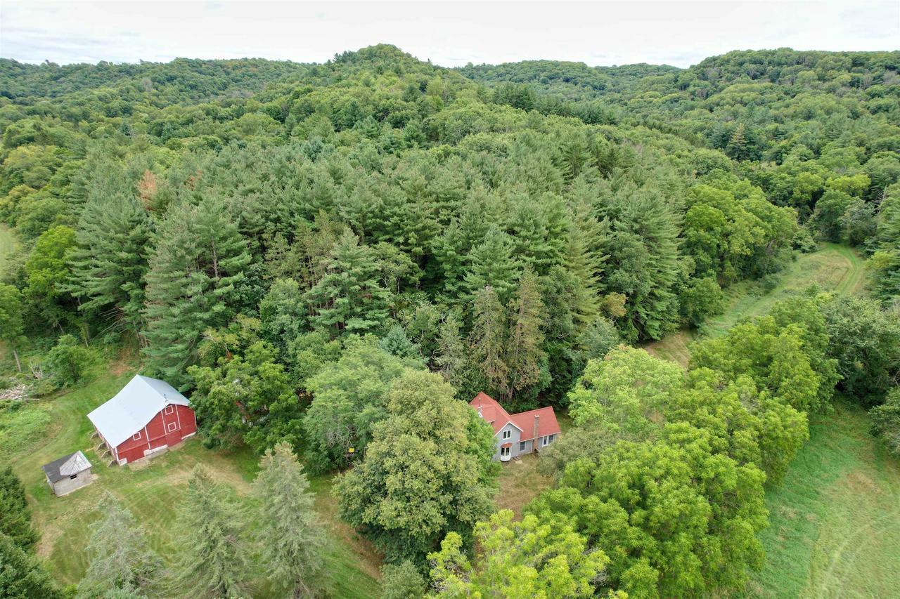 Property Photo: 26421 Steamboat Hollow Lane WI 53581
