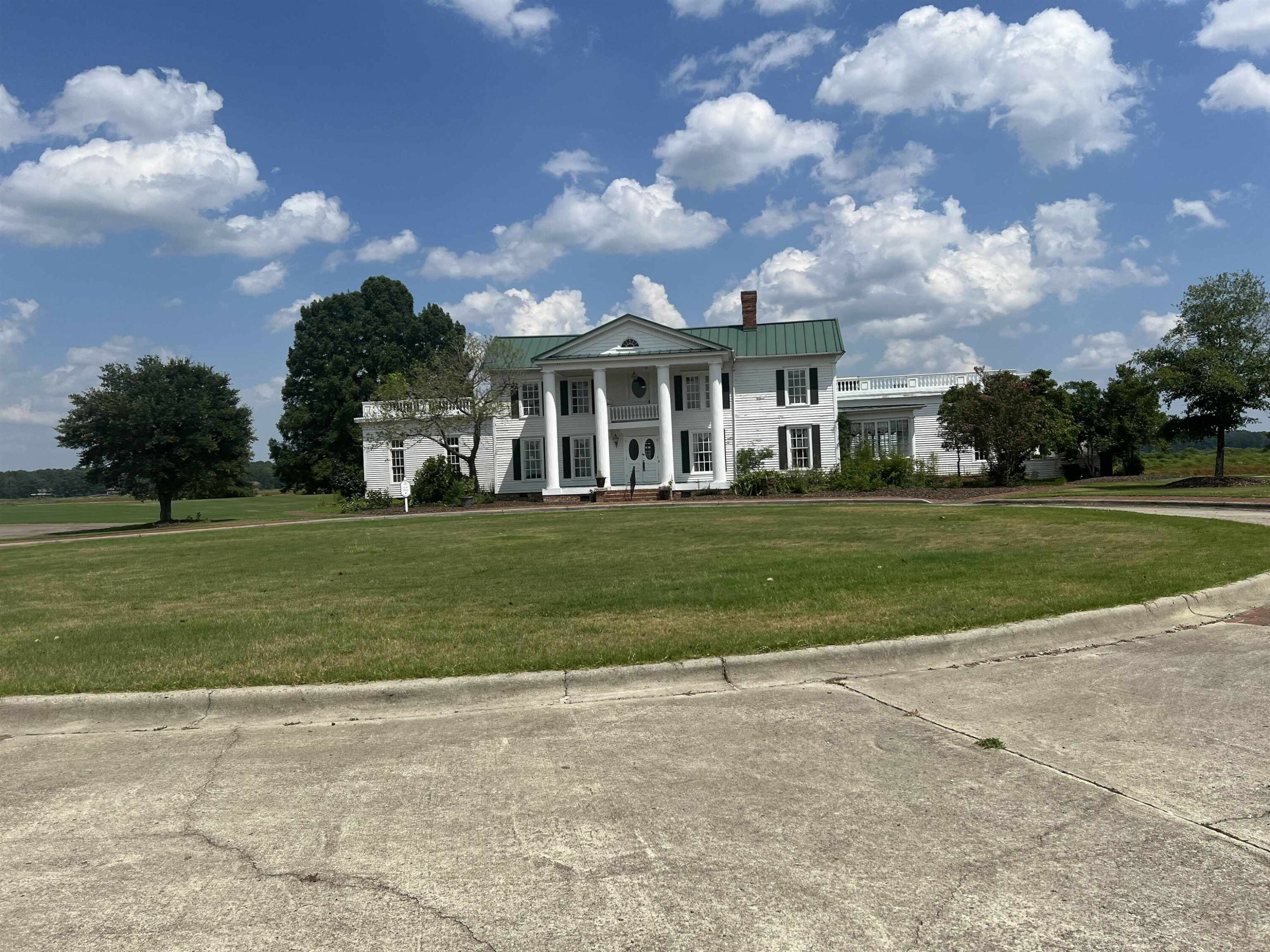Property Photo: 709 Thrush Drive NC 28394