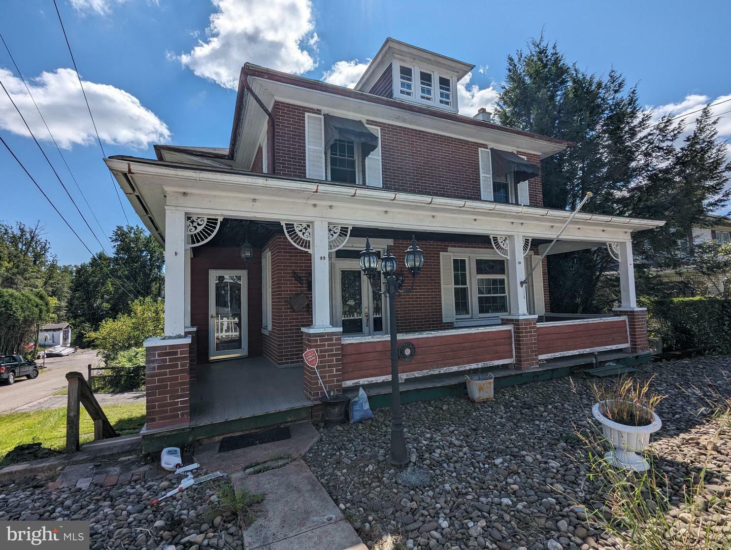 Property Photo: 1444 E Grand Avenue PA 17980