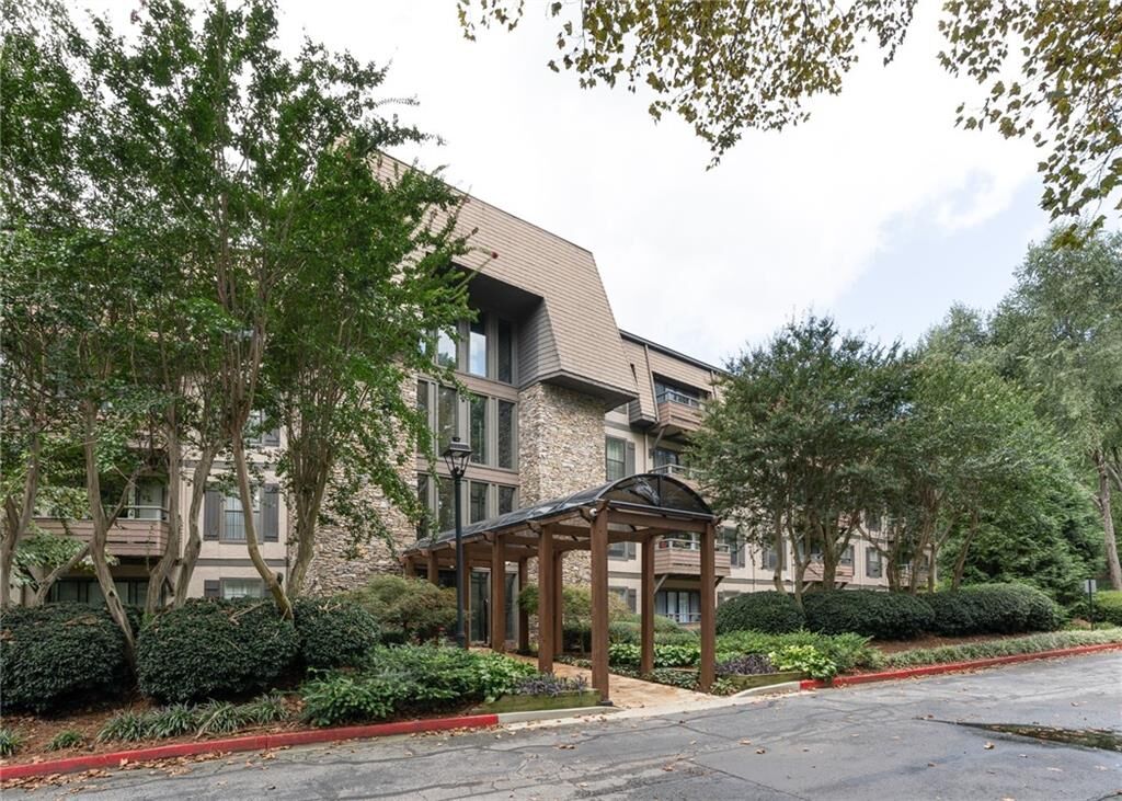 Property Photo: 1204 Highland Bluff Drive SE GA 30339