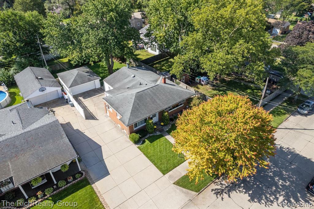 Property Photo: 39219 Pinetree MI 48150