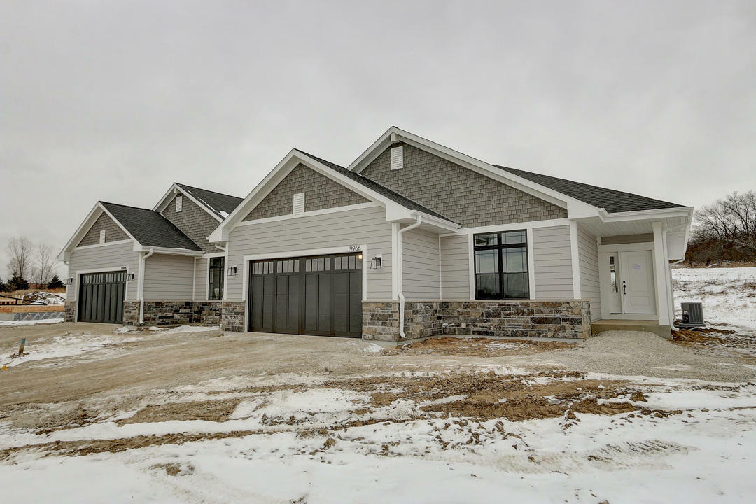 Property Photo:  7915 W Stone Ridge Dr 68-1  WI 53046 