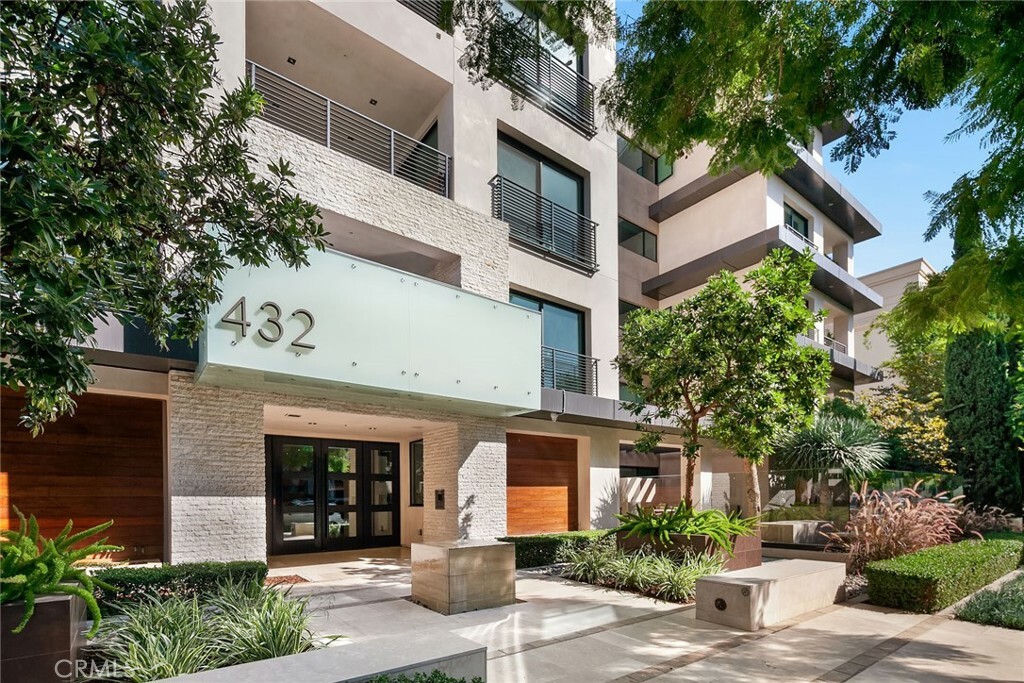 432 N Oakhurst Drive 307  Beverly Hills CA 90210 photo