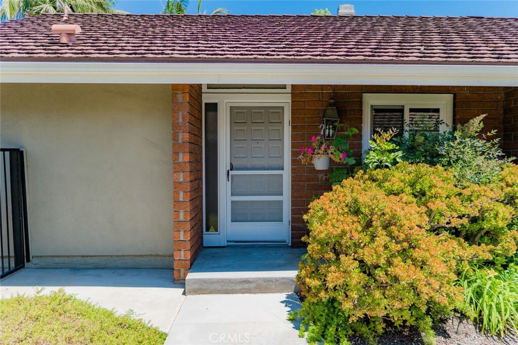 Property Photo: 7 Nutwood CA 92604