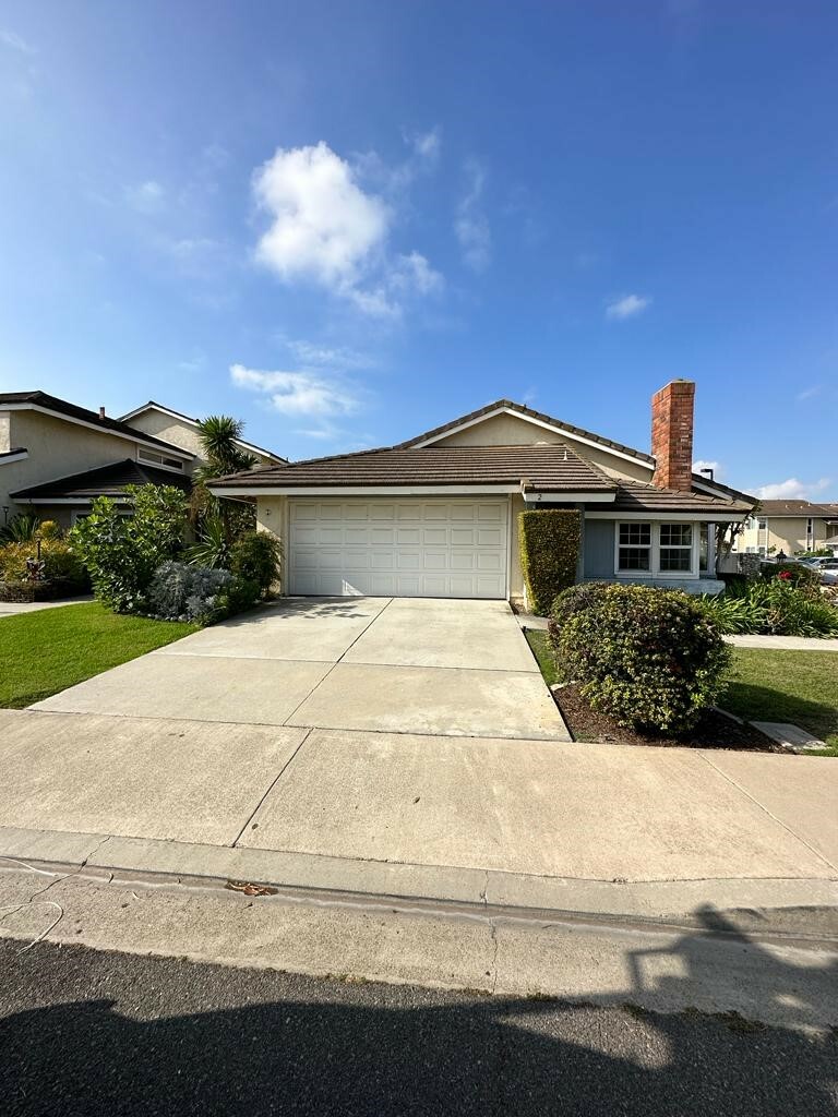 Property Photo: 2 Alderbrook CA 92604