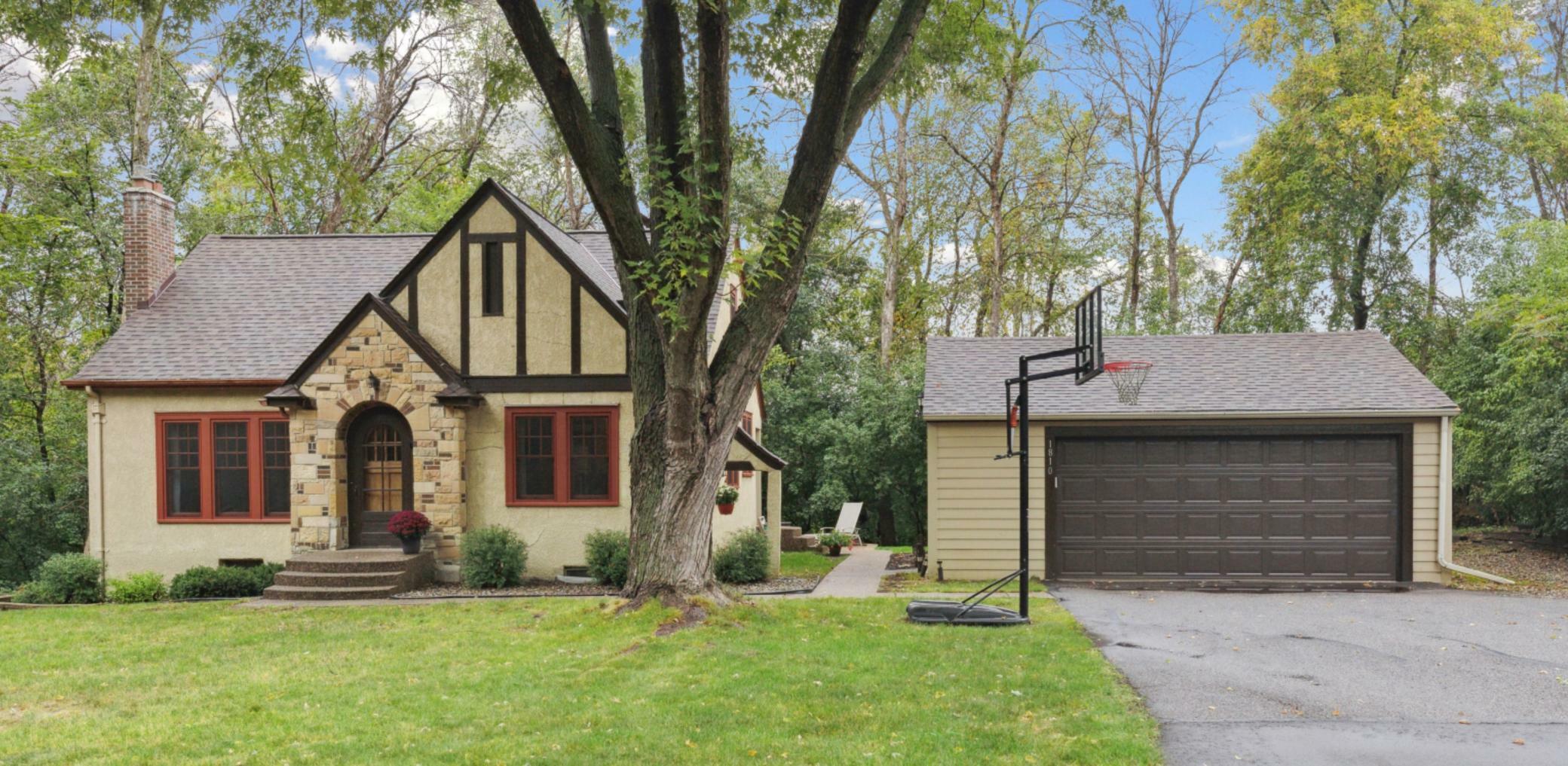 1810 Oakland Road  Minnetonka MN 55305 photo