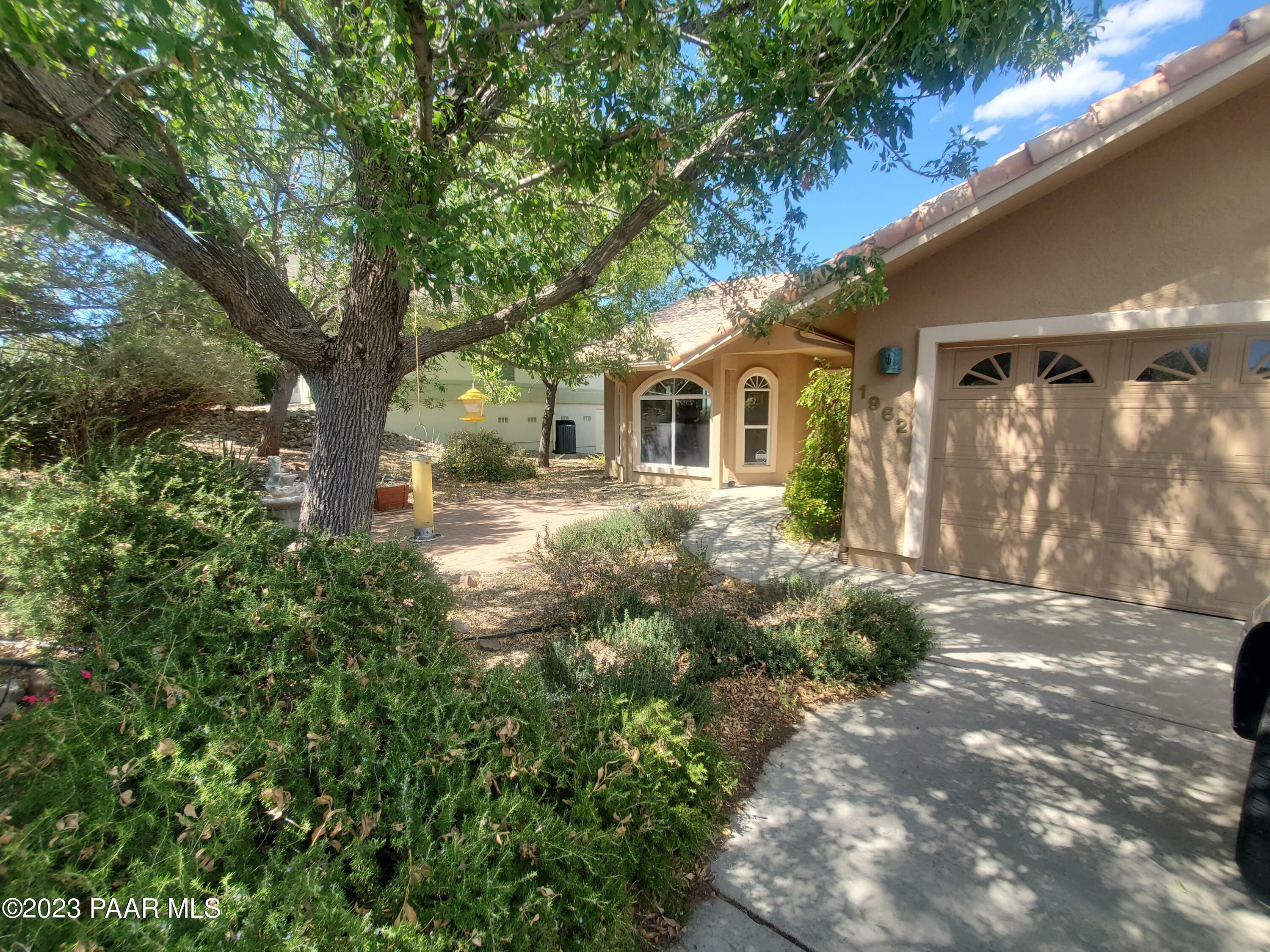 Property Photo:  1962 Putnam Place  AZ 86301 