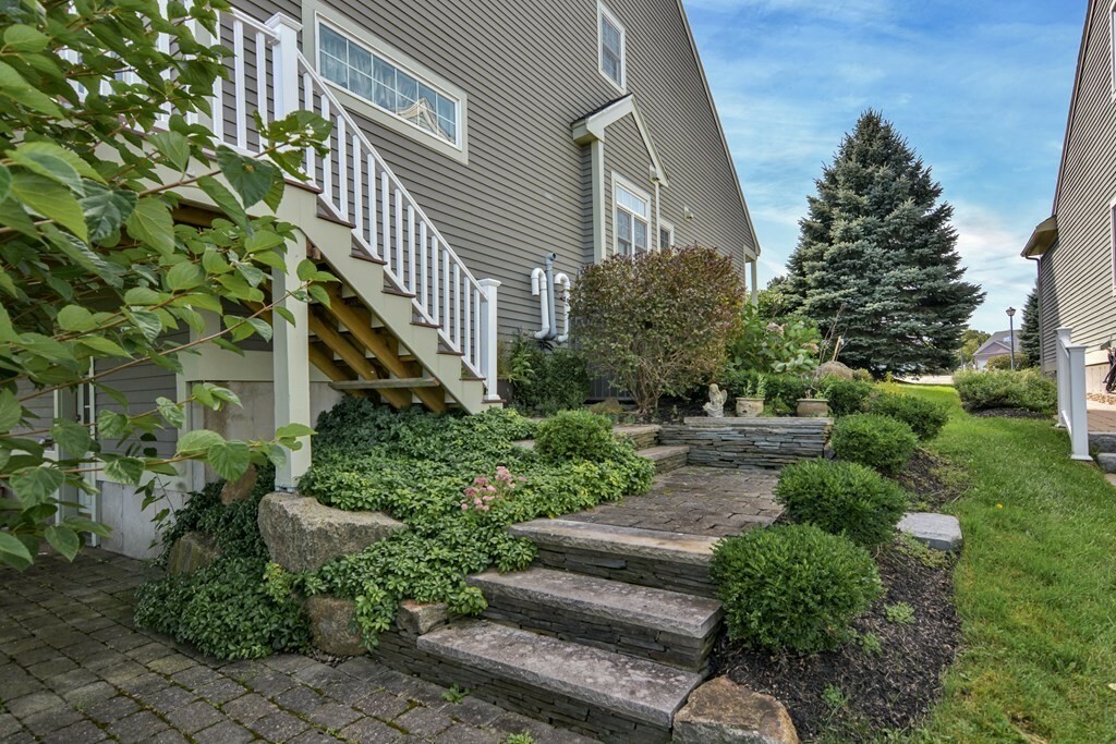 Property Photo:  41 Apple Blossom Ln 6  MA 01904 