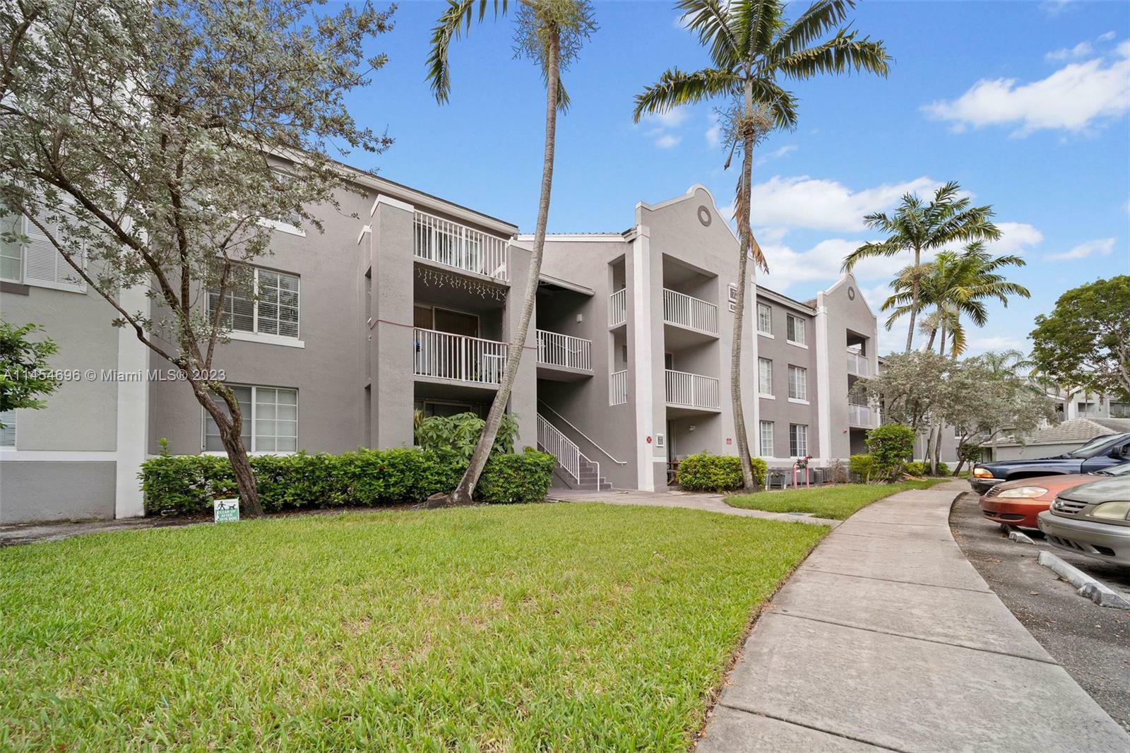 720 SW 111th Ave 201  Pembroke Pines FL 33025 photo