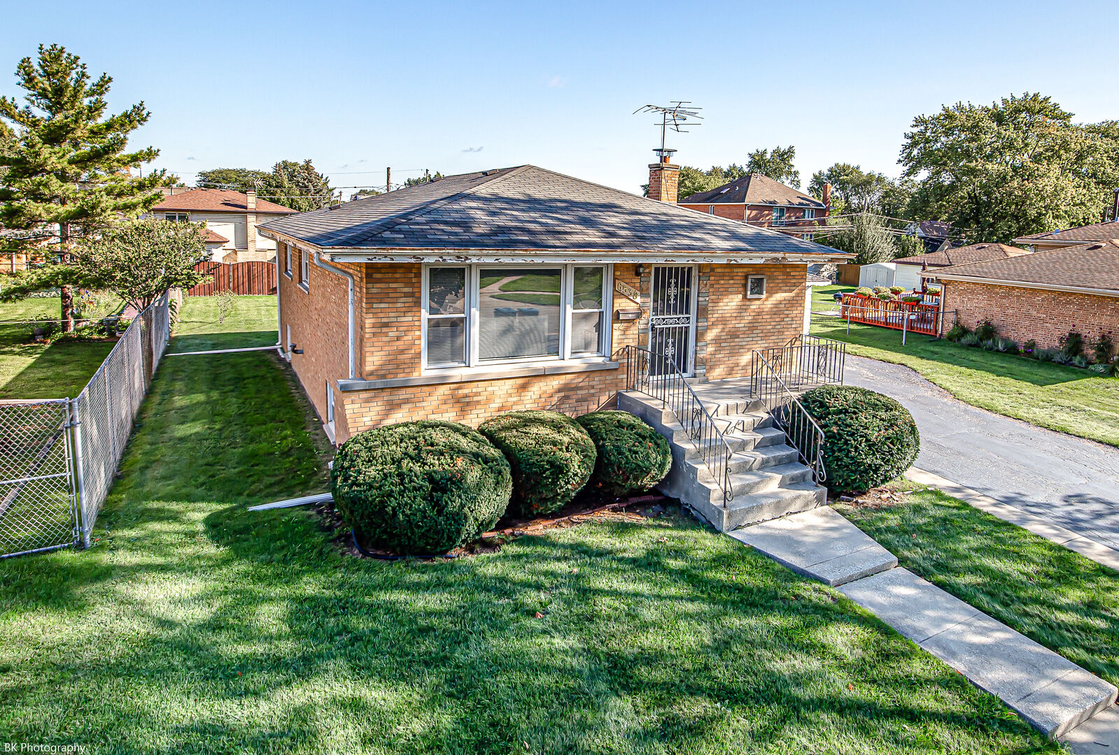 Property Photo: 6538 W 83rd Place IL 60459