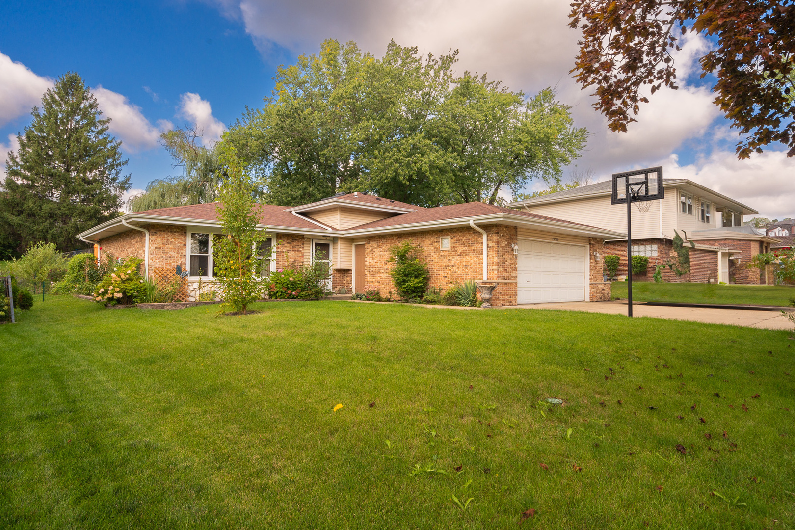 Property Photo:  10406 Broadmoor Drive  IL 60465 