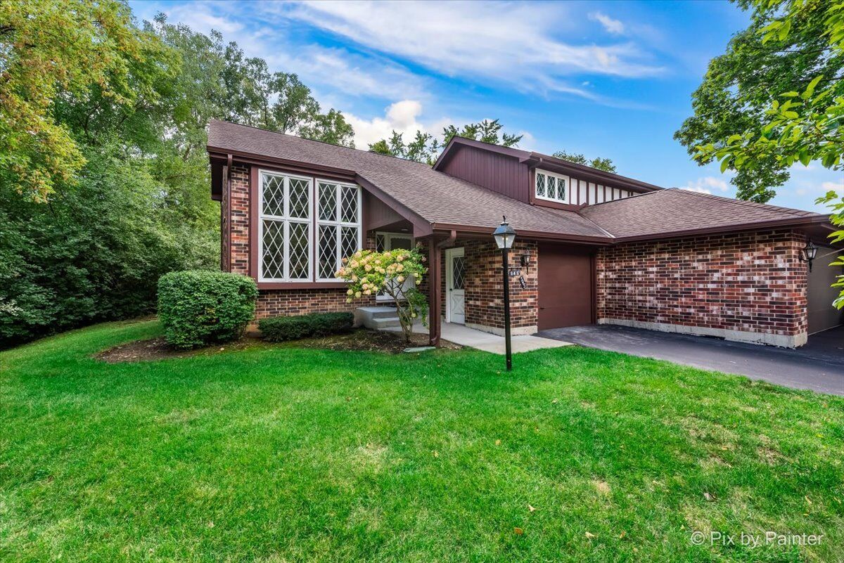 Property Photo: 545 Woodmar Lane IL 60014