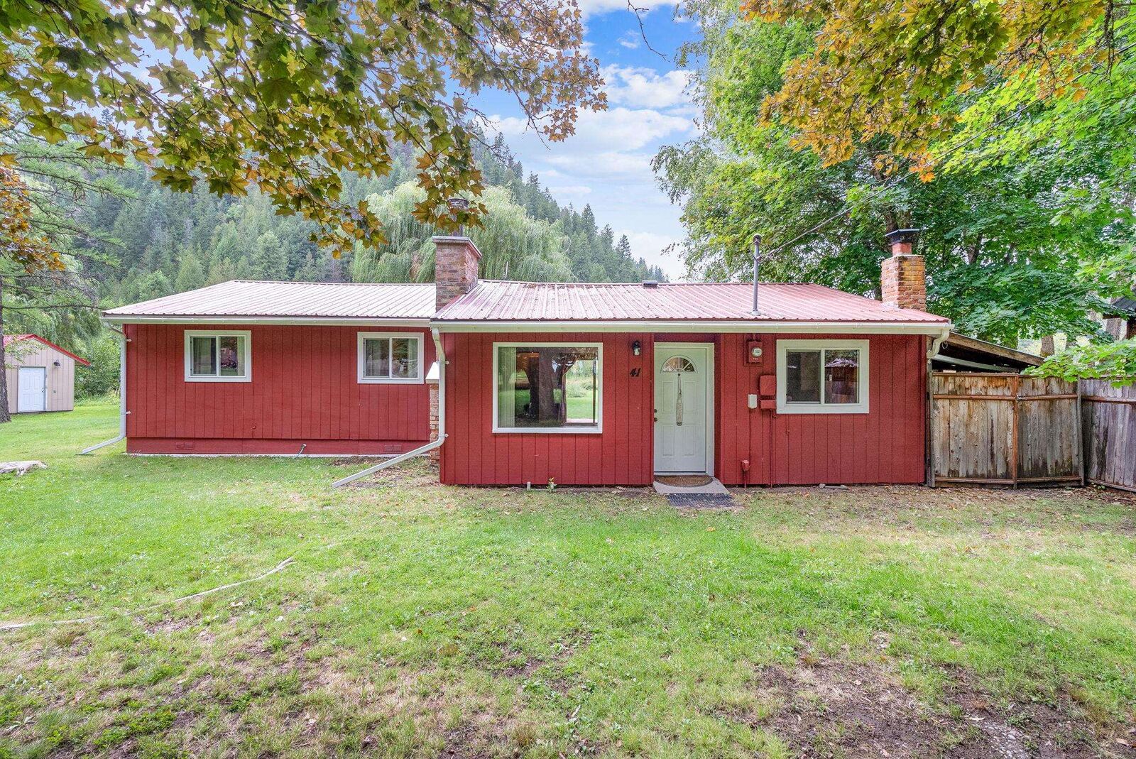 Property Photo:  41 Terry Rd  WA 99009 