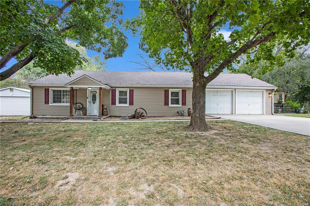 Property Photo:  204 Perry Street  MO 64444 