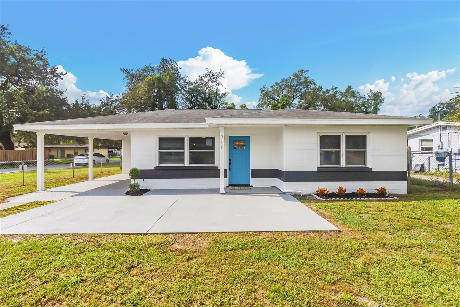 Property Photo:  711 E Linebaugh Avenue  FL 33612 