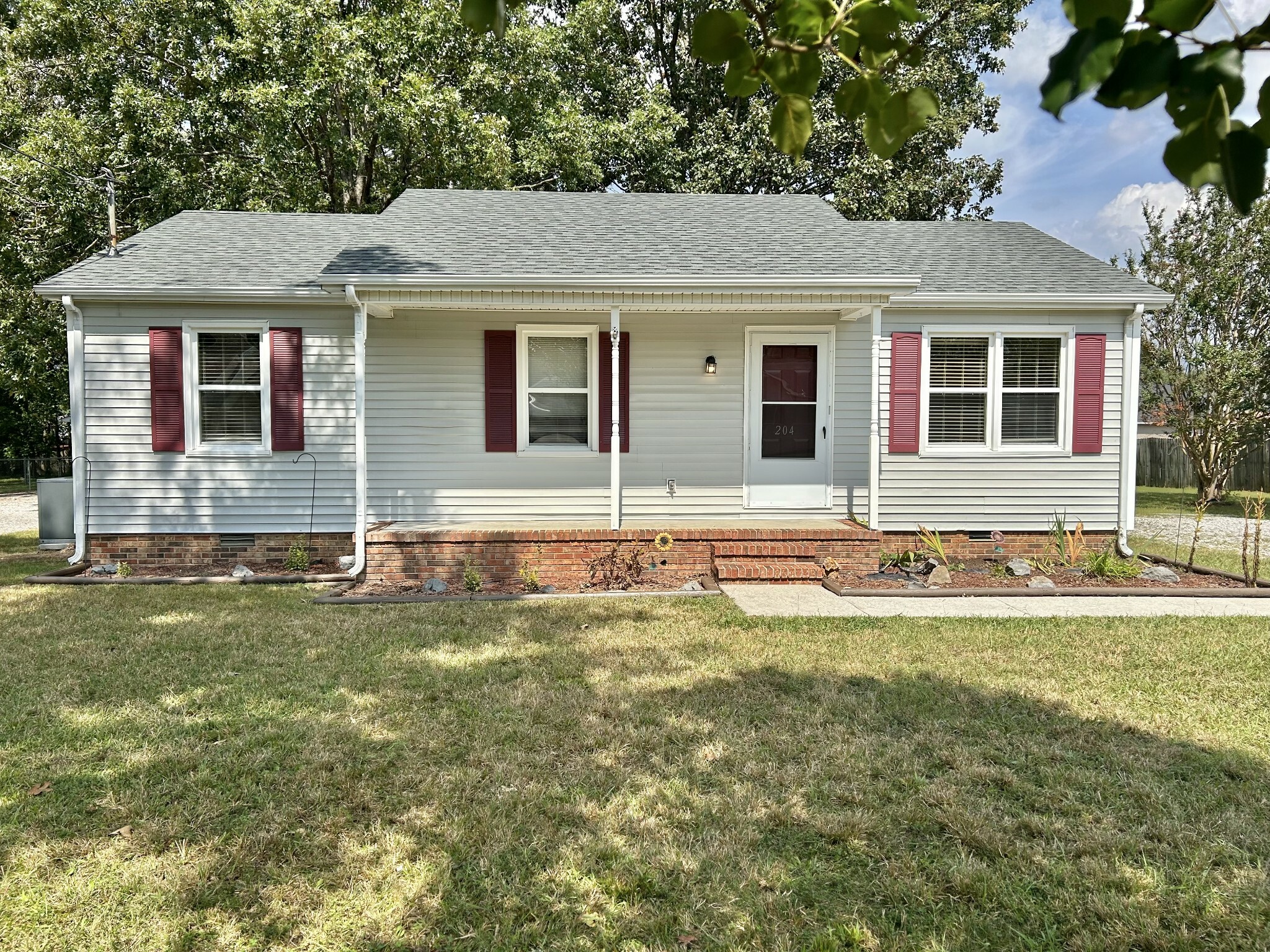 Property Photo:  204 Murphy Rd  TN 37355 