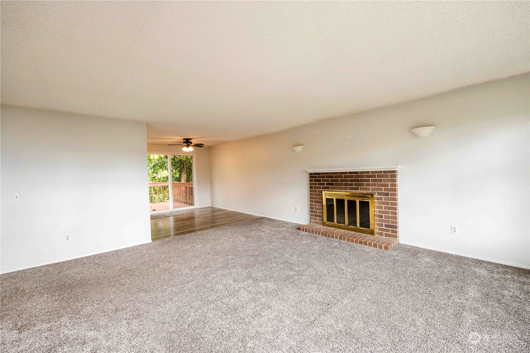 Property Photo:  7550 42 Avenue NE  WA 98115 