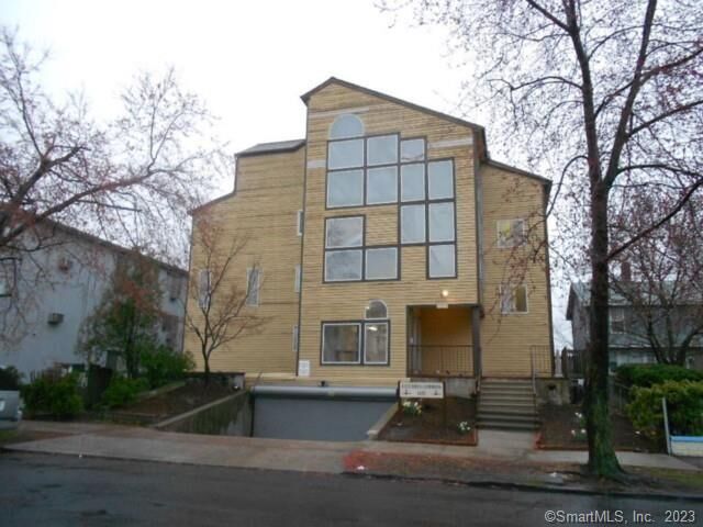 Property Photo:  1492 North Avenue 208  CT 06604 
