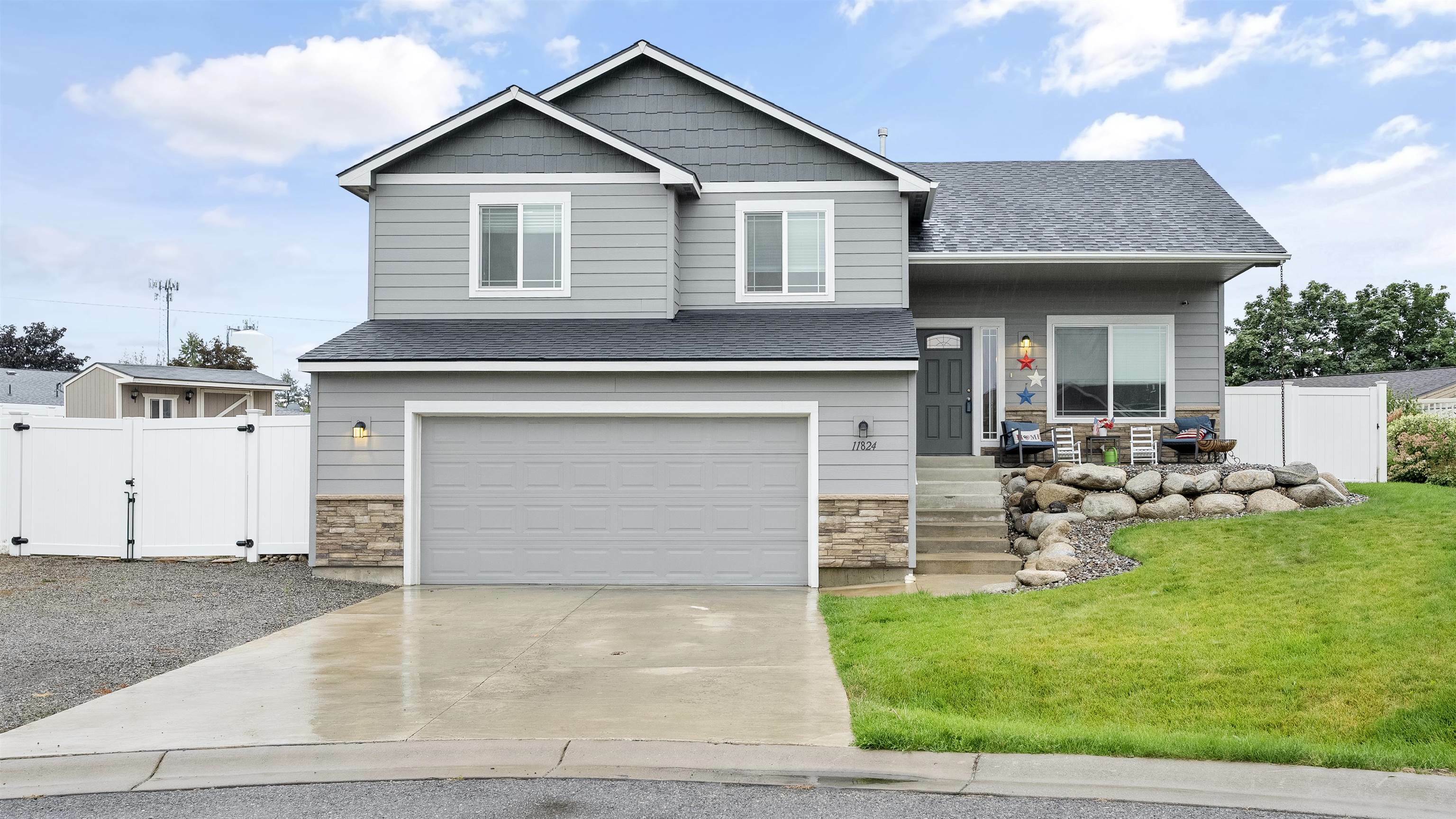 Property Photo: 11824 E Jackson Ln WA 99206