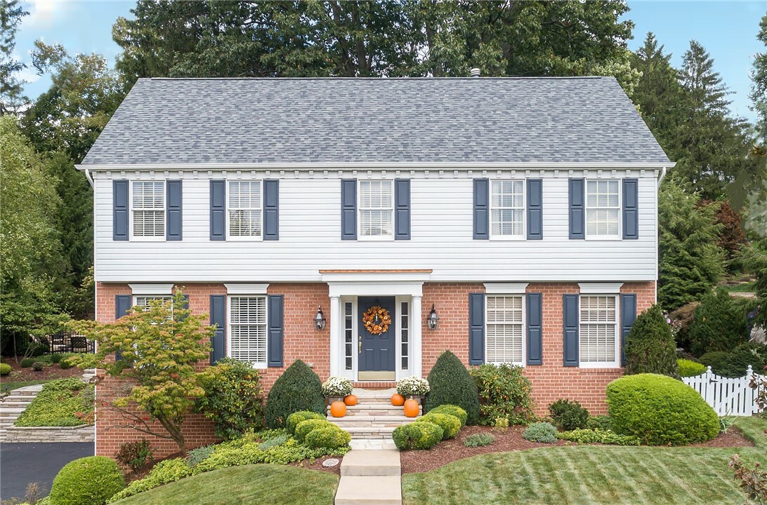 Property Photo:  1201 Airedale Drive  PA 15102 