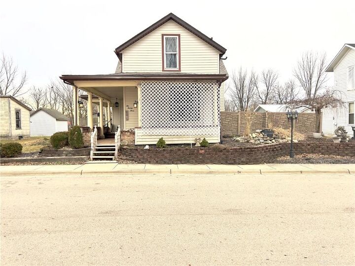 223 W Poplar Street  Saint Paris OH 43072 photo