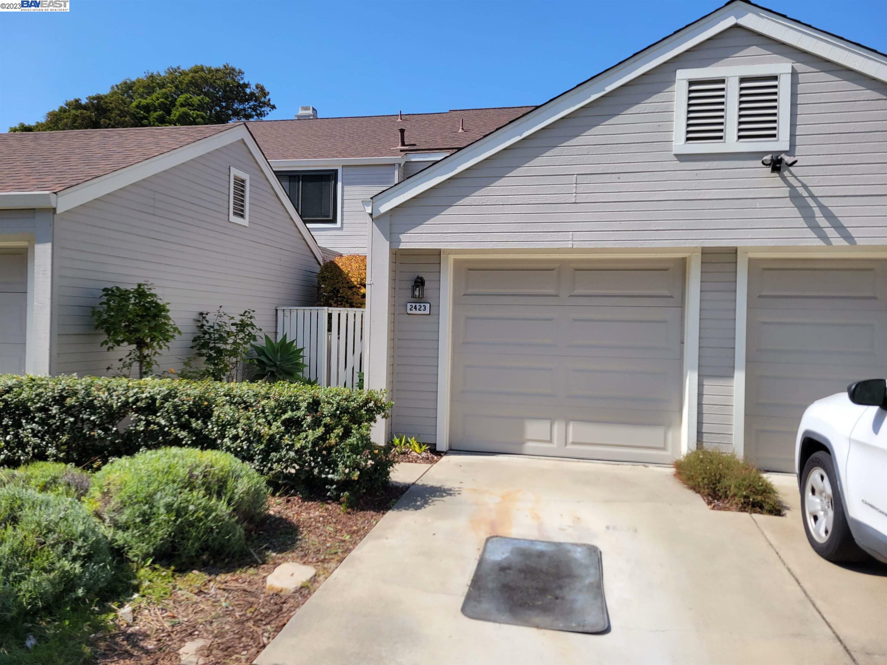 Property Photo:  2423 Groveview Ct  CA 94806 