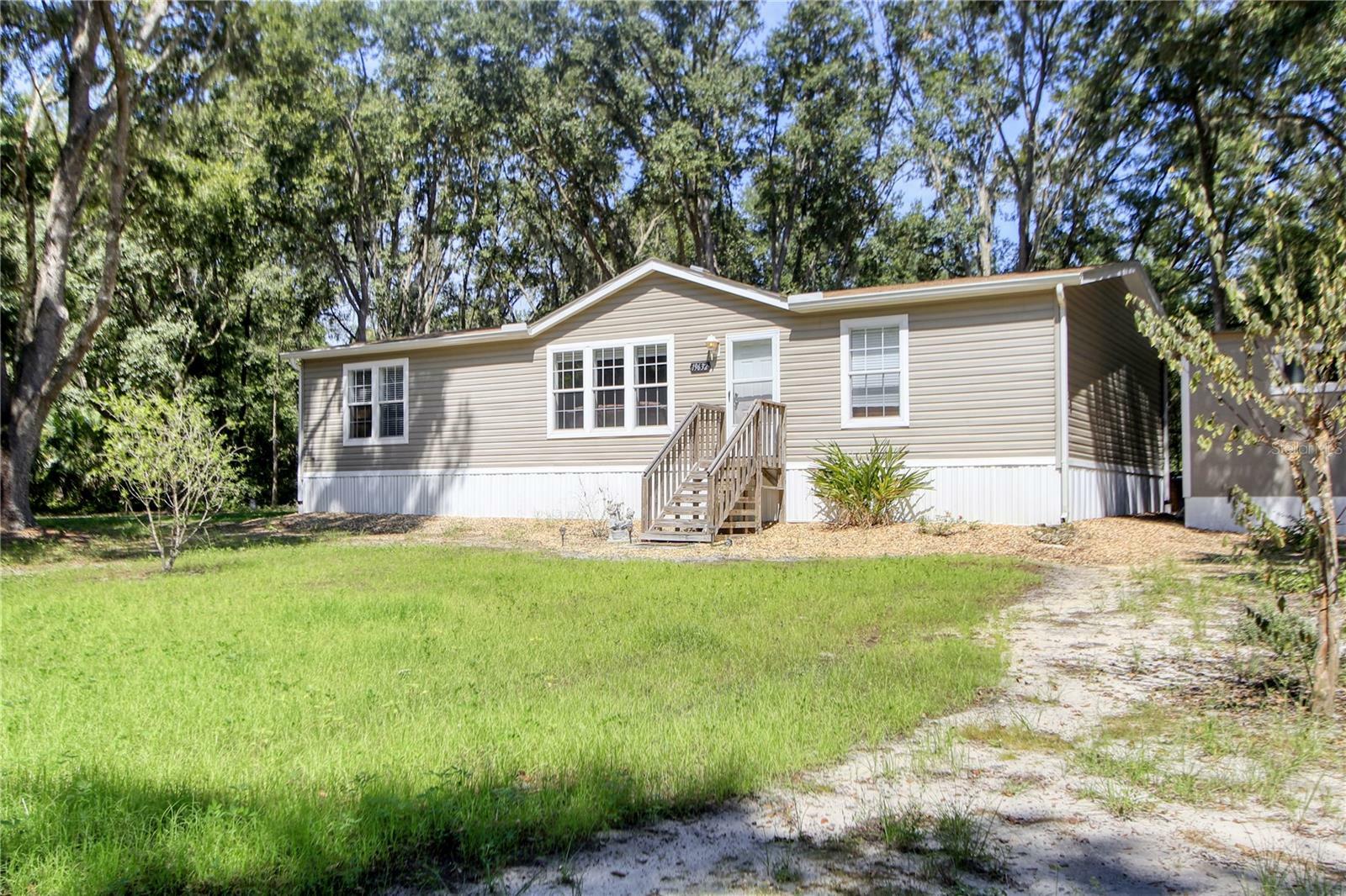 Property Photo:  19632 NE 73rd Terrace Road  FL 32113 