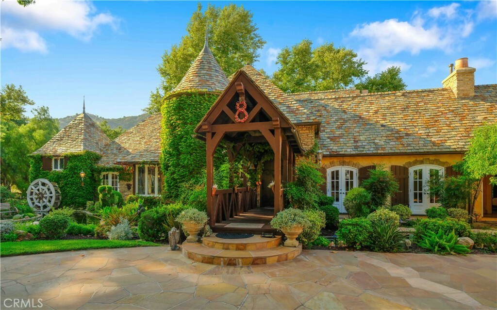 Property Photo: 22368 Streamside Court CA 92562
