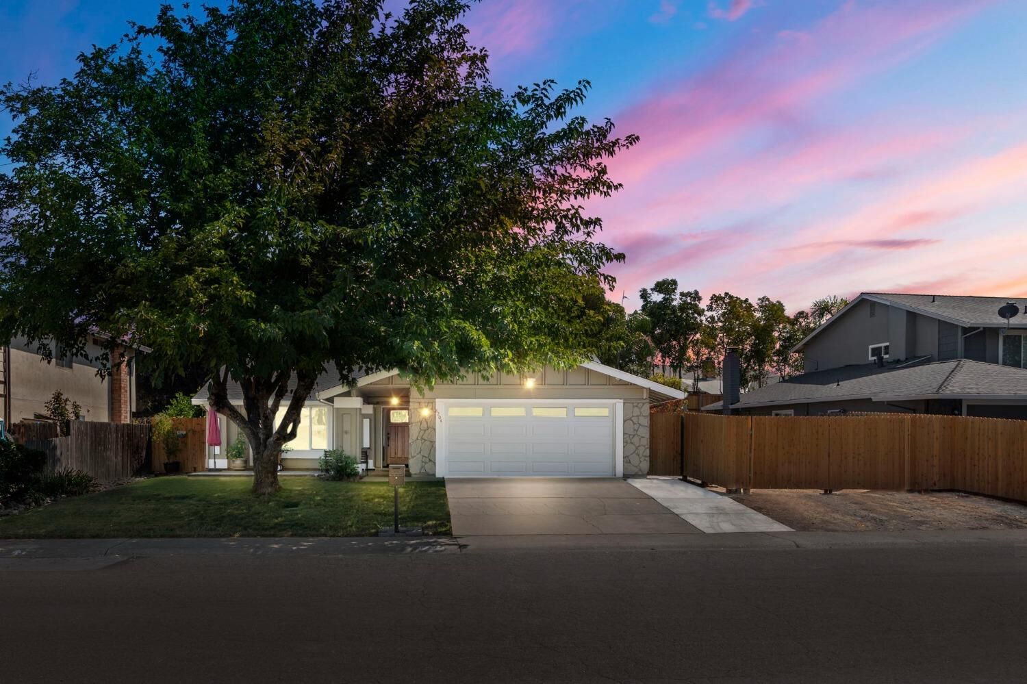 Property Photo:  8204 Canyon Oak Drive  CA 95610 