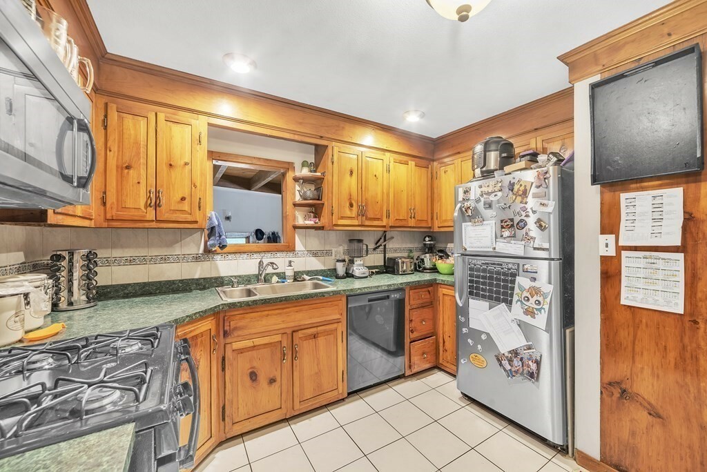 Property Photo: 5 Country Lane MA 01069