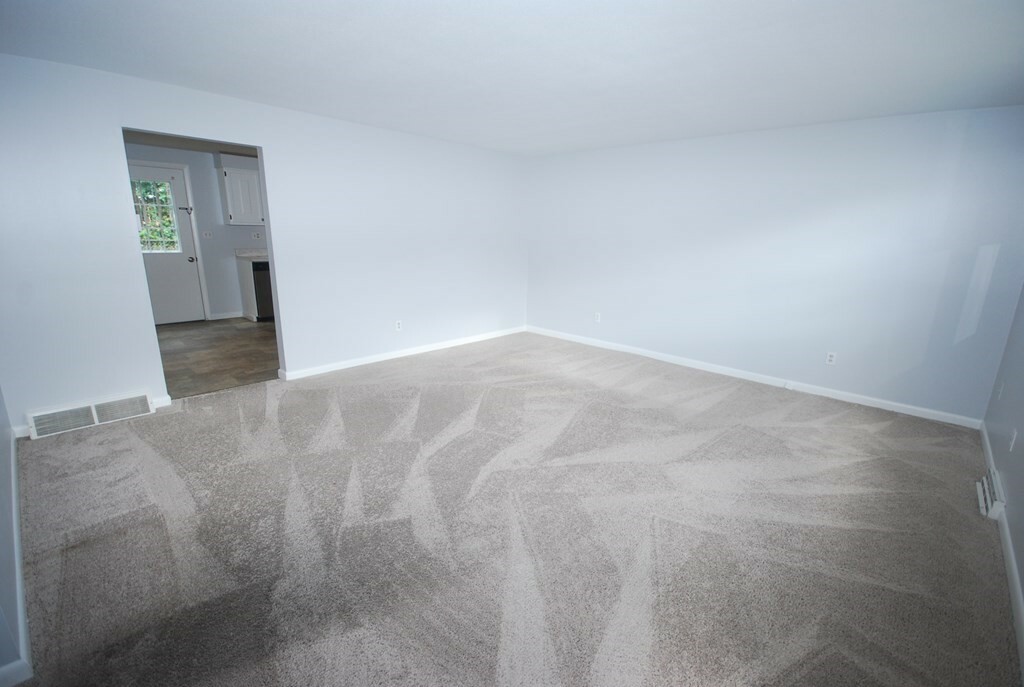 Property Photo: 48 Yorktown Ct 48 MA 01020