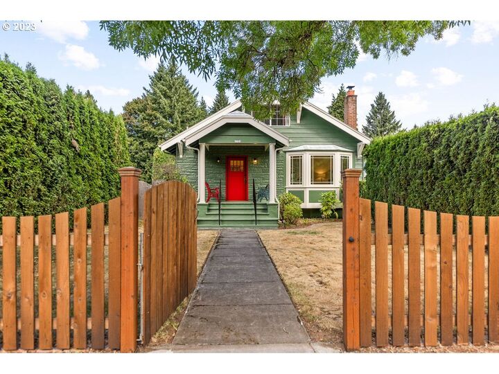 1735 G St  Washougal WA 98671 photo