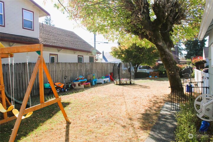 Property Photo:  4835 E B Street  WA 98404 