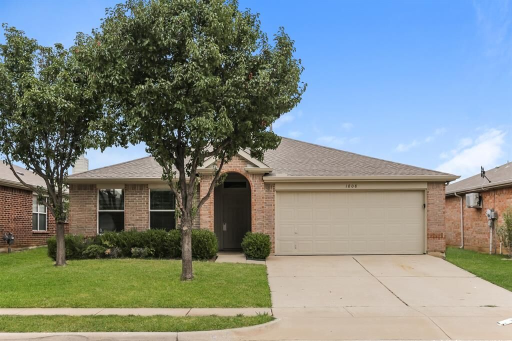 Property Photo:  1808 Crested Butte Drive  TX 76131 