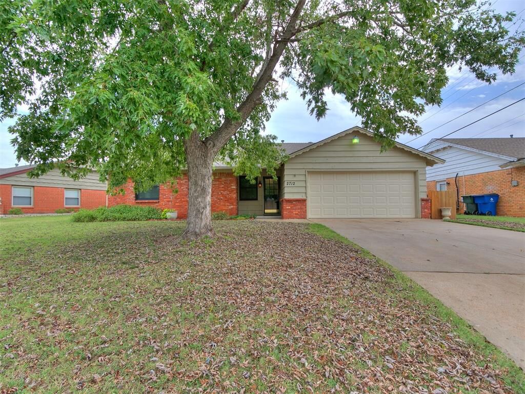 Property Photo: 2712 Keats Place OK 73120