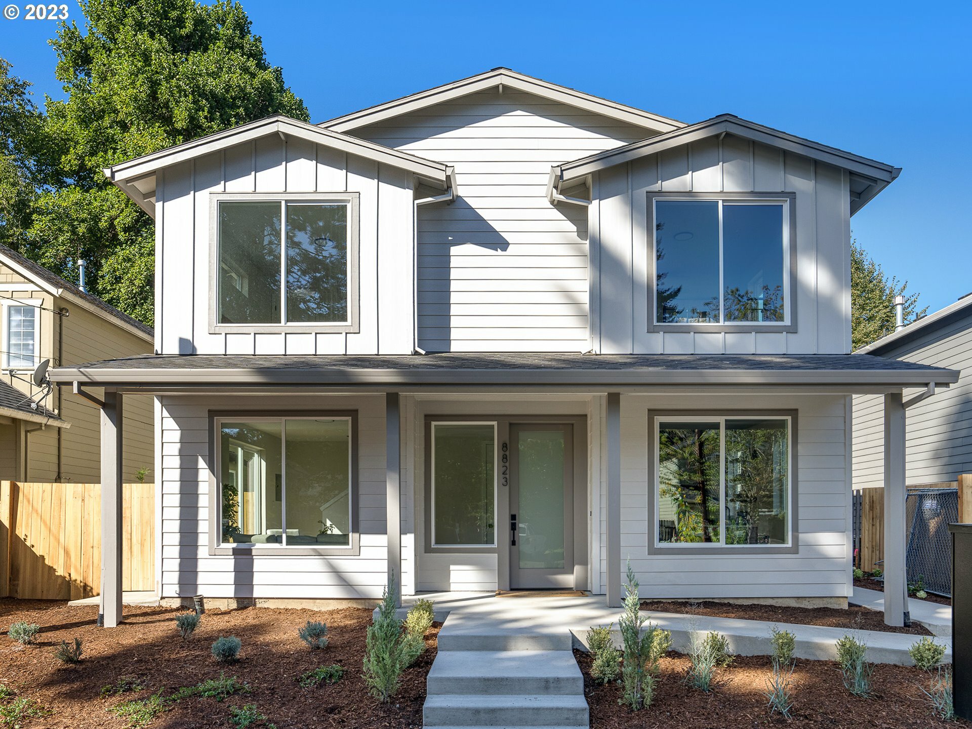 8823 SE Endicott Ave 1  Portland OR 97217 photo