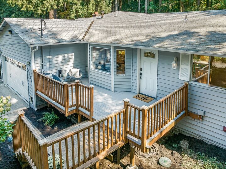 Property Photo:  24121 6th Place W  WA 98021 